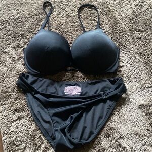 Size large-34-36 DD Bikini top and matching size large bottom